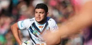 Ashley Taylor re-signs with Gold Coast Titans
