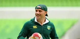 Cooper Cronk signs with Sydney Roosters