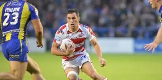 Daniel Mortimer re-signs with Leigh