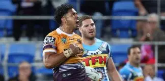 Dragons sign young trio
