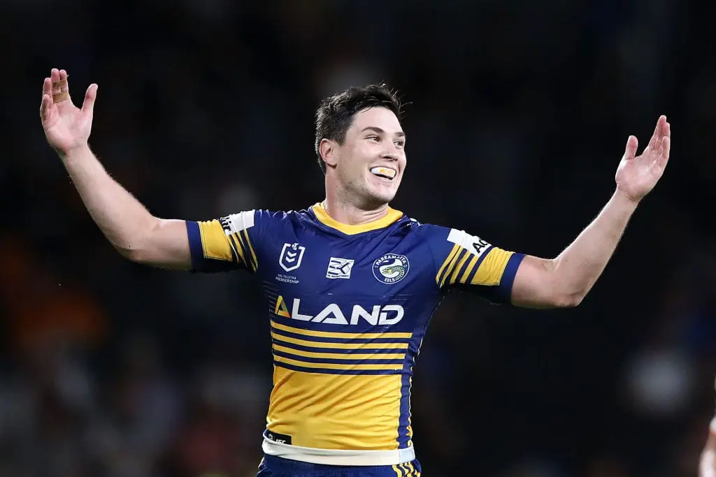 Moses expresses interest in Eels stay