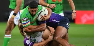 Raiders prop signs new contract extension
