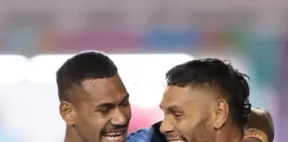 Sharks circle to keep star centre amid rival talks NRL Rd 16 - Sharks v Bulldogs