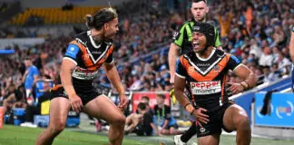 Makasini makes call on his future GOLD COAST, AUSTRALIA - SEPTEMBER 06: Heamasi Makasini of the Tigers celebrates after scoring a try during the round 27 NRL match between Gold Coast Titans and Wests Tigers at Cbus Super Stadium, on September 06, 2025, in Gold Coast, Australia. (Photo by Bradley Kanaris/Getty Images)