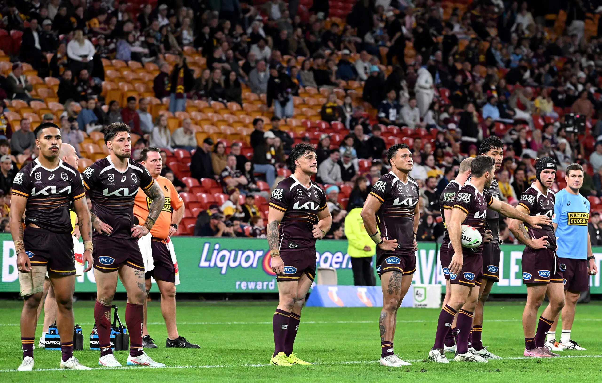 BRISBANE, AUSTRALIA - JULY 04: The Broncos player look dejected after a try by Braydon Trindall of the Sharks during the round 18 NRL match between Brisbane Broncos and Cronulla Sharks at Suncorp Stadium, on July 04, 2026, in Brisbane, Australia. (Photo by Bradley Kanaris/Getty Images)