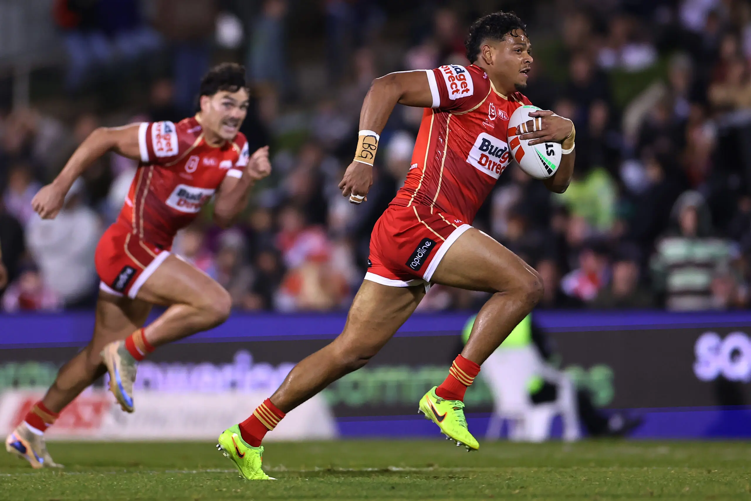 WOLLONGONG, AUSTRALIA - JULY 31: Selwyn Cobbo of the Dolphins makes a break and scores a try during the round 22 NRL match between St George Illawarra Dragons and Dolphins at WIN Stadium, on July 31, 2026, in Wollongong, Australia. (Photo by Jeremy Ng/Getty Images)
