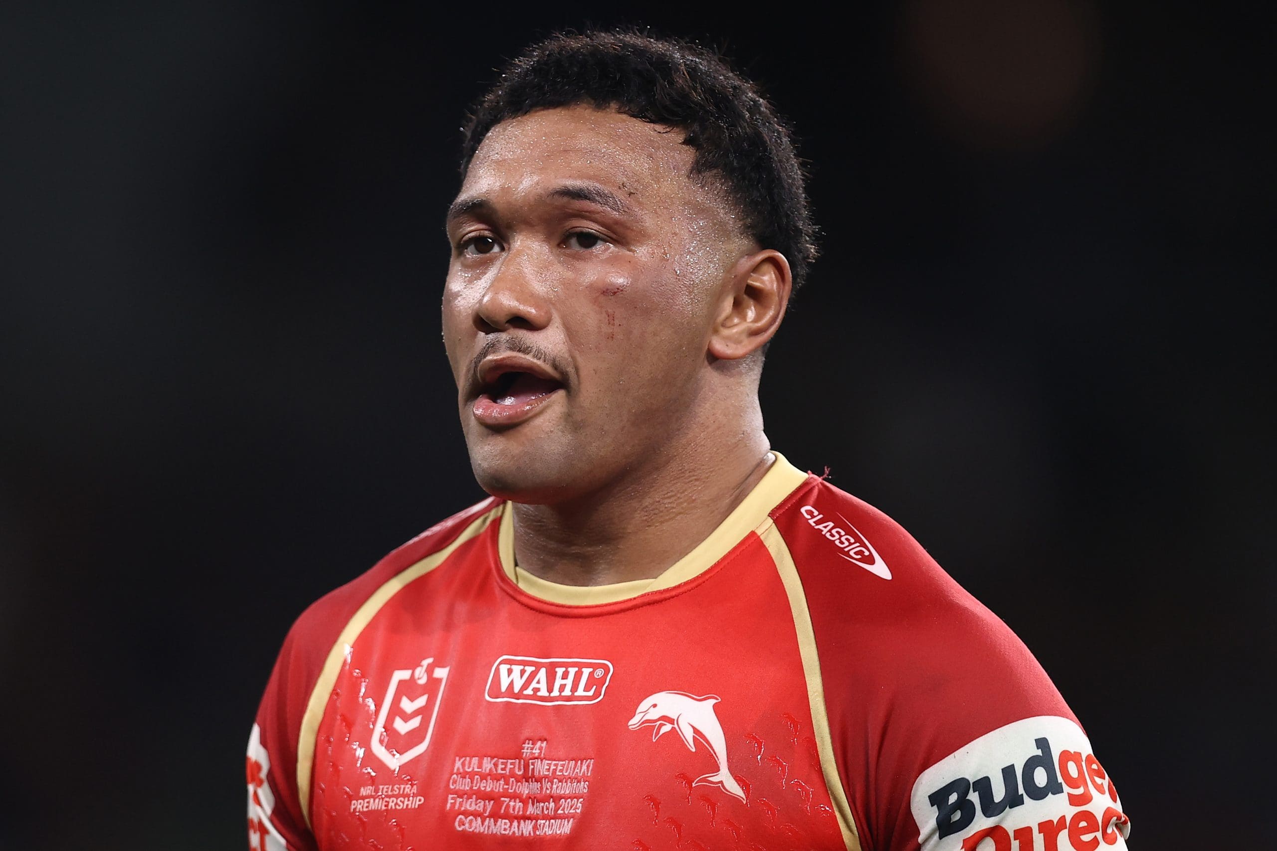 Dolphins lock down key forward