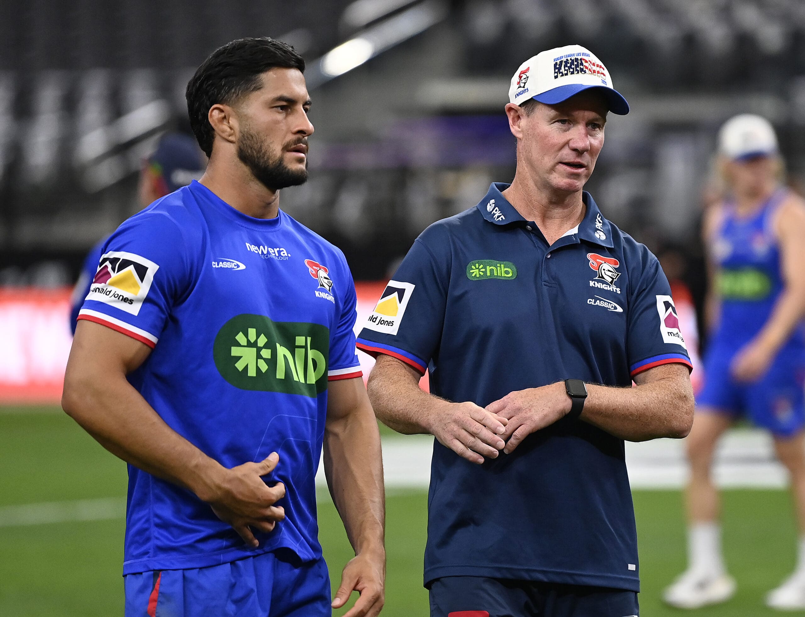 NRL rival snaps up Knights fullback after multi club race